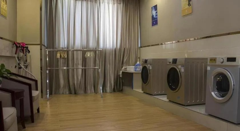 GreenTree Eastern Zigong Huashang International City Huichuan Road Hotel