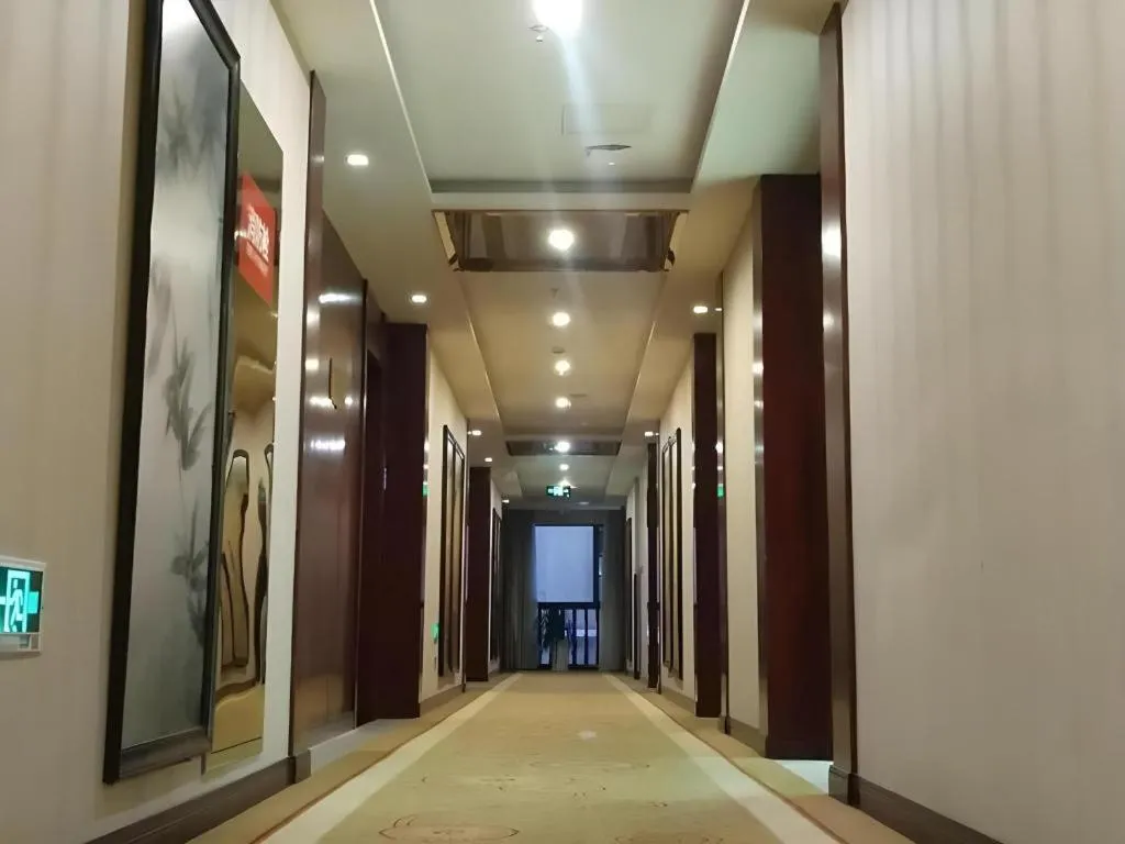GreenTree Eastern Zigong Huashang International City Huichuan Road Hotel