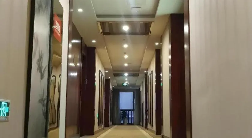 GreenTree Eastern Zigong Huashang International City Huichuan Road Hotel