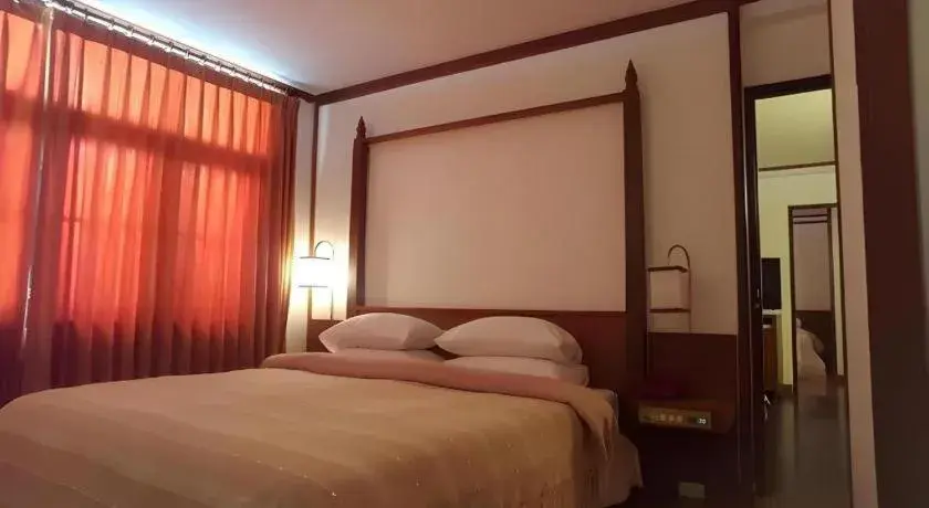 Bed in Dusit Hotel Bed in Dusit Hotel