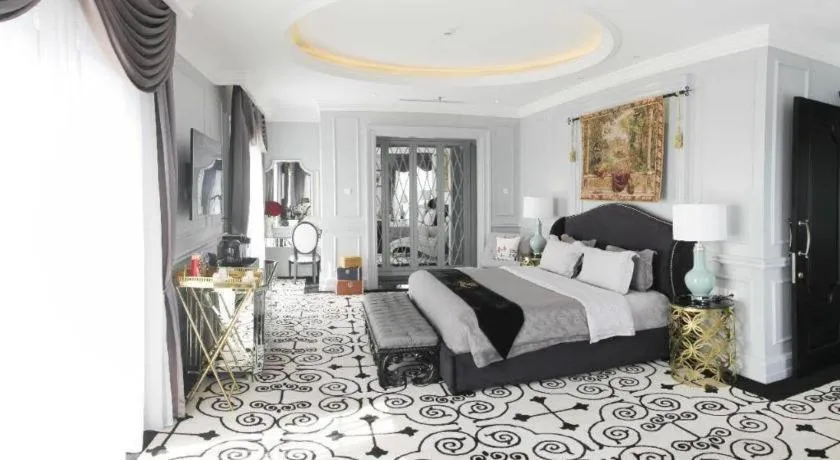 Bed in Lafayette Boutique Hotel