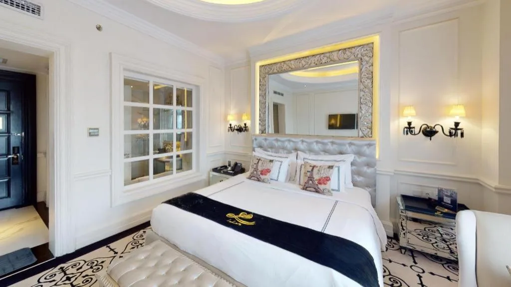 Bed in Lafayette Boutique Hotel