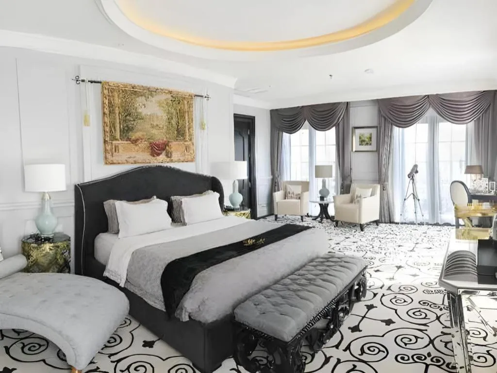 Bed in Lafayette Boutique Hotel