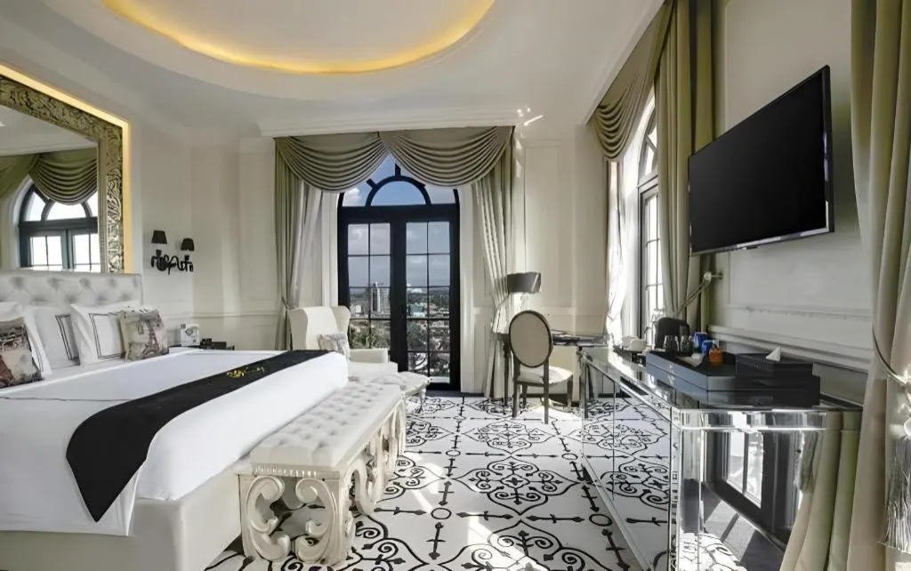 Bed in Lafayette Boutique Hotel