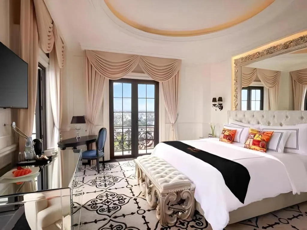 Bed in Lafayette Boutique Hotel