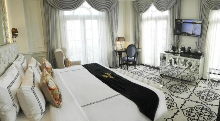 Bed in Lafayette Boutique Hotel