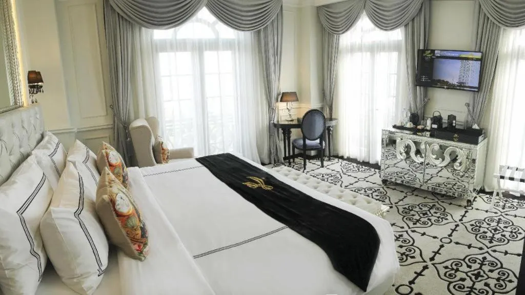 Bed in Lafayette Boutique Hotel