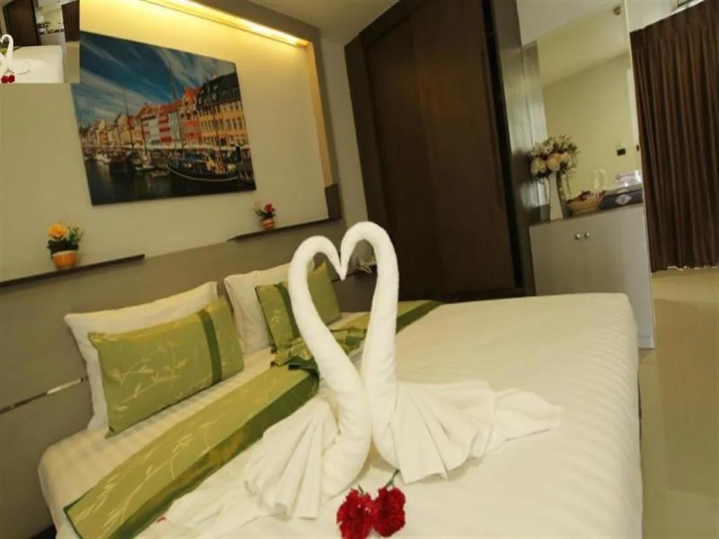 Bed in The Convenience Hotel