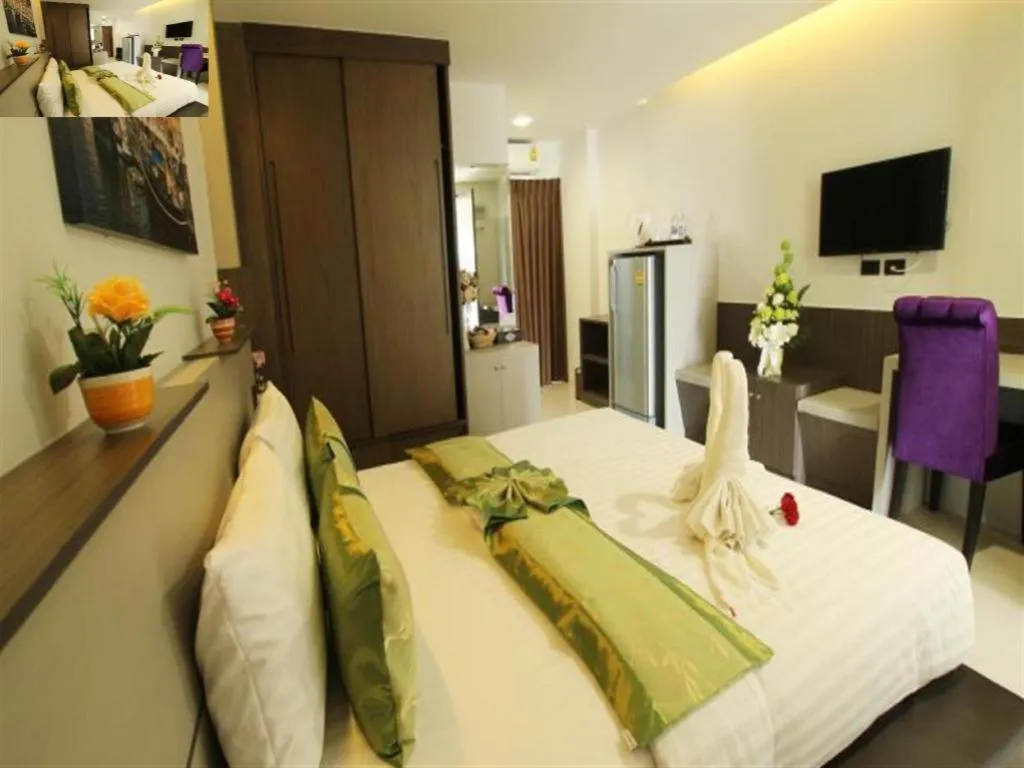 Bed in The Convenience Hotel