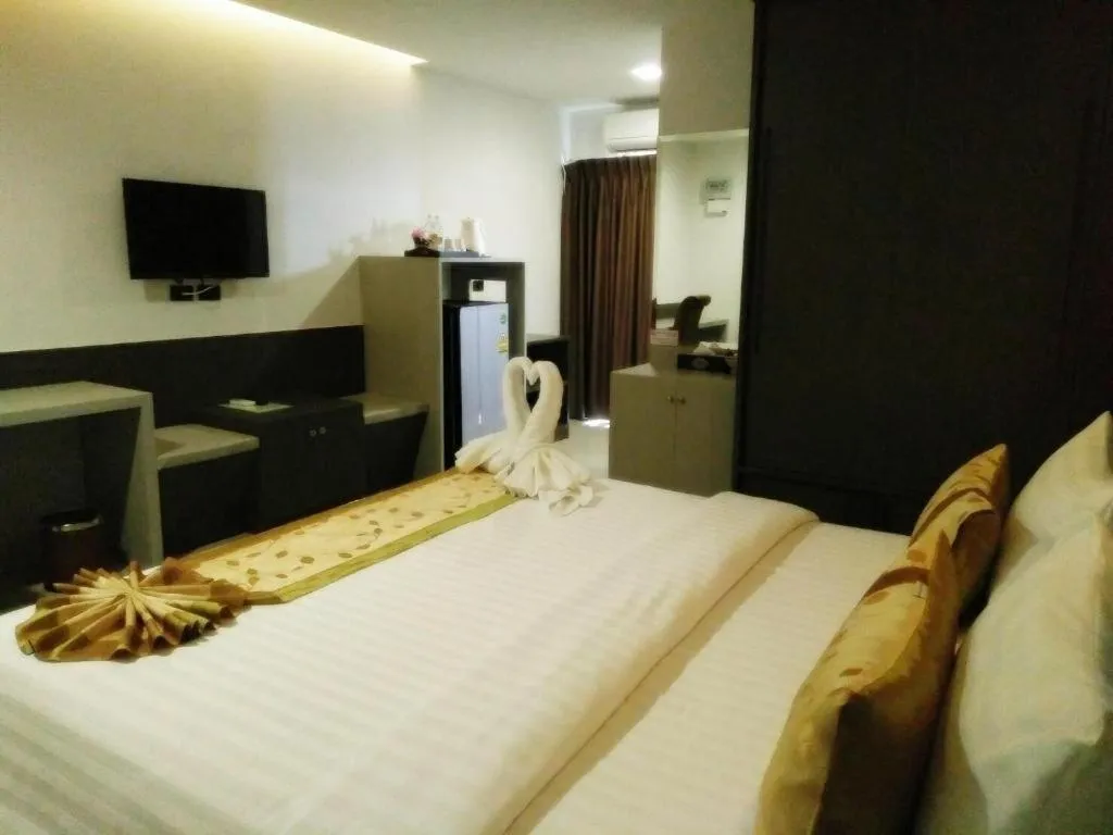 Bed in The Convenience Hotel