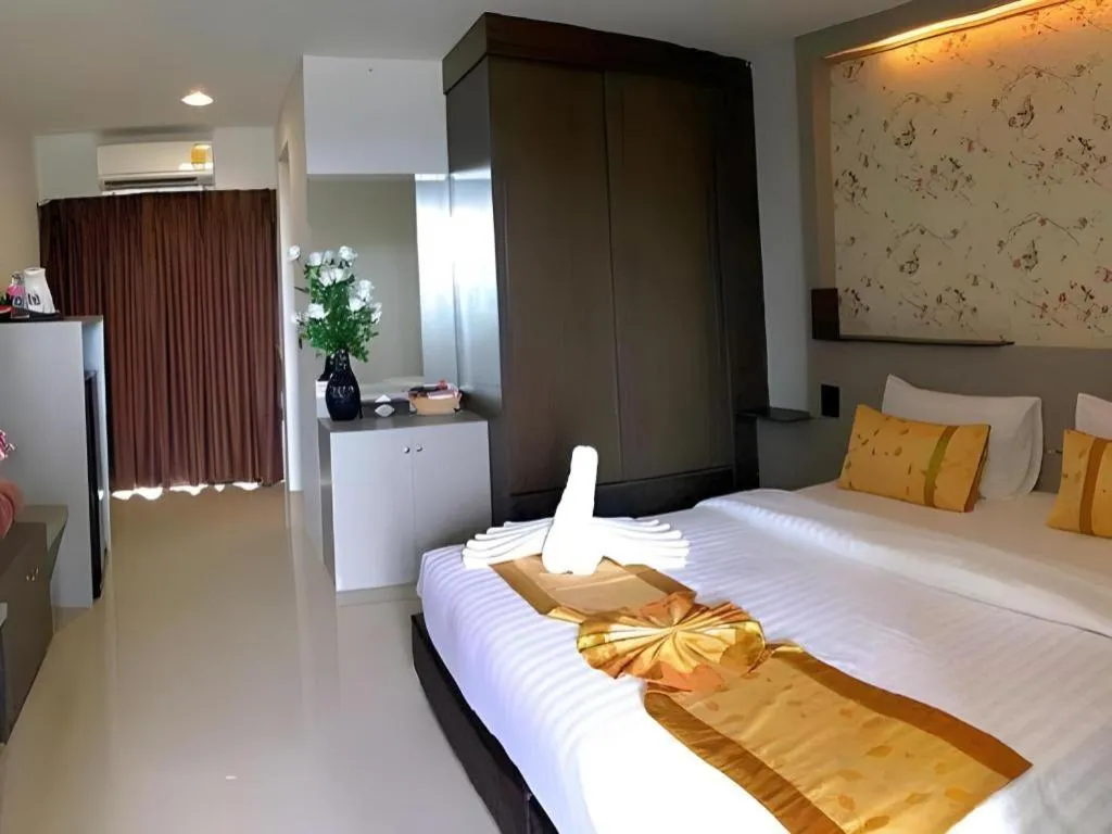 Bed in The Convenience Hotel