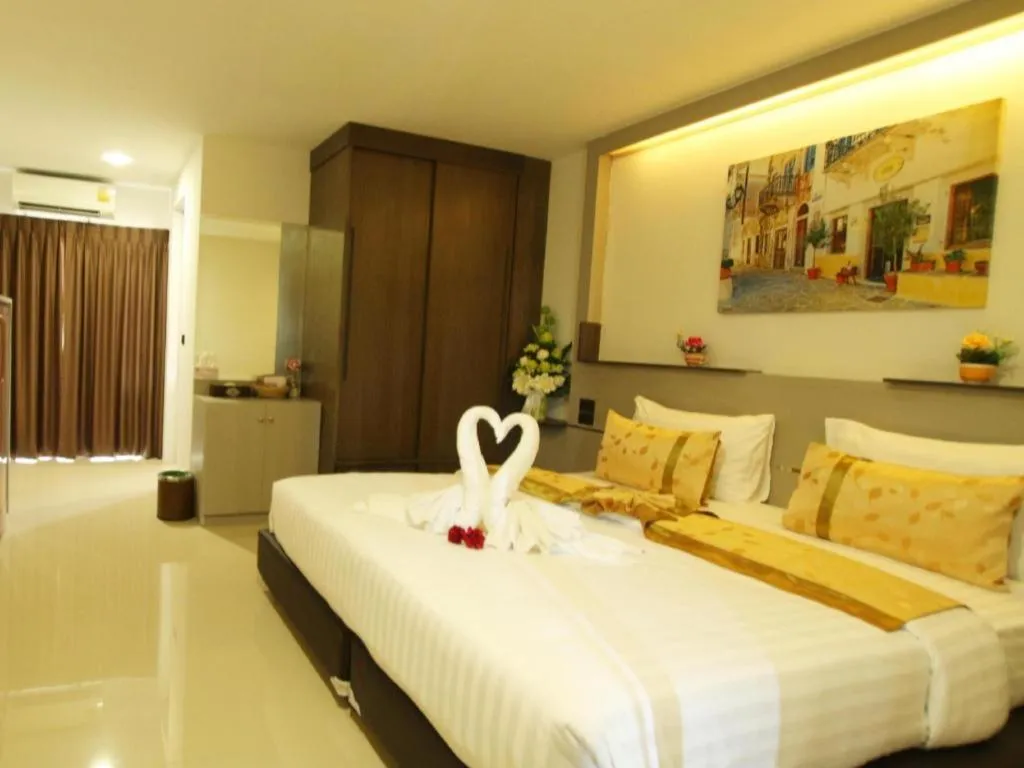 Bed in The Convenience Hotel