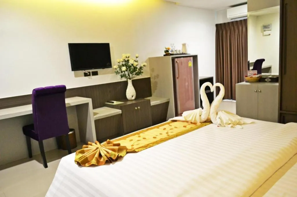 Bed in The Convenience Hotel