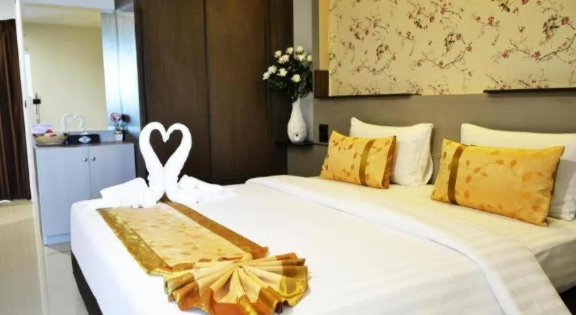 Bed in The Convenience Hotel