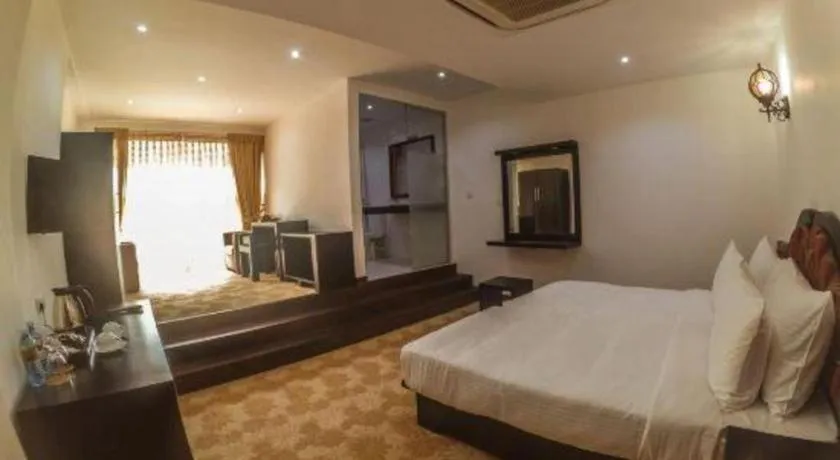 Bed in Royal Kandyan