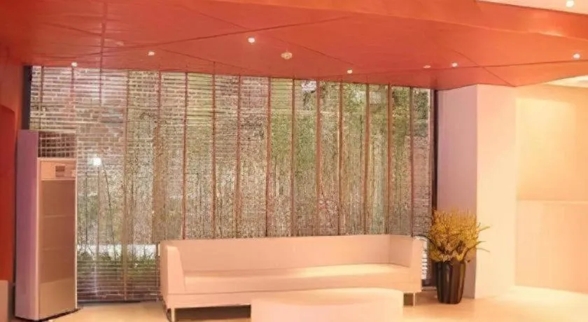 Jinjiang Inn Guangzhou Liwan Caihongqiao Metro Station