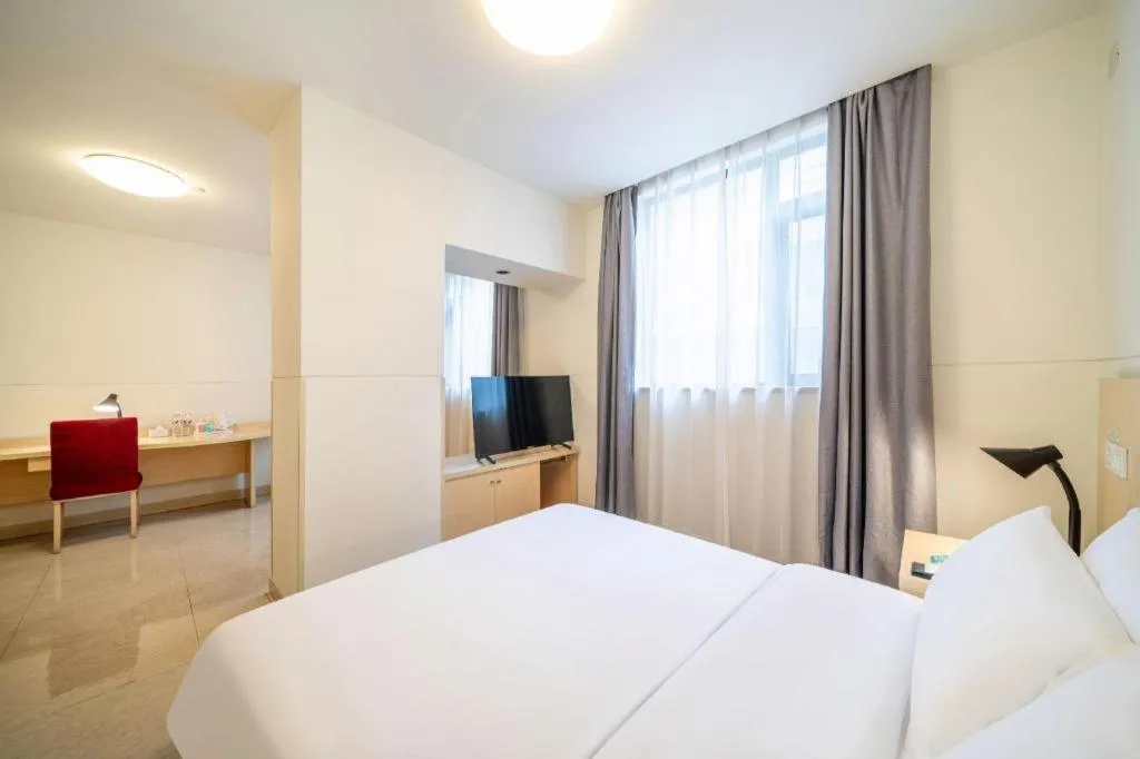 Bed in Jinjiang Inn Guangzhou Liwan Caihongqiao Metro Station