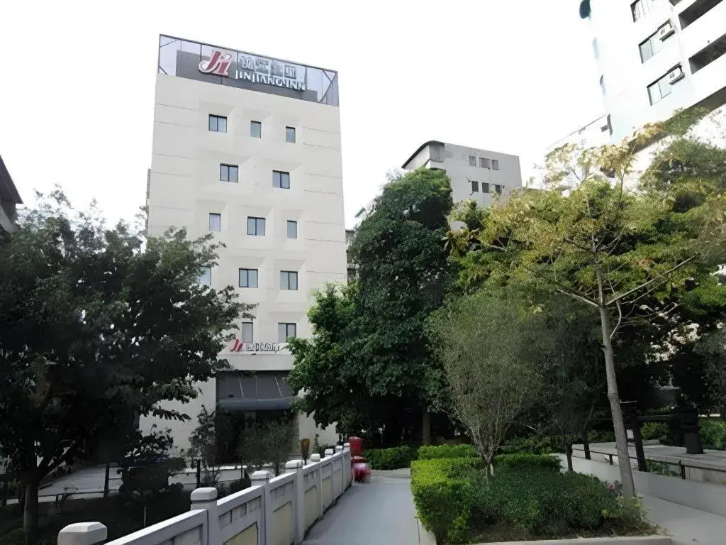 Jinjiang Inn Guangzhou Liwan Caihongqiao Metro Station Jinjiang Inn Guangzhou Liwan Caihongqiao Metro Station
