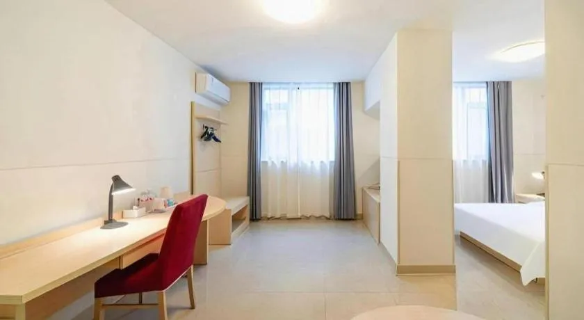 Bed in Jinjiang Inn Guangzhou Liwan Caihongqiao Metro Station