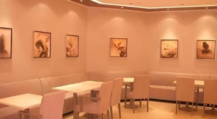 Jinjiang Inn Guangzhou Liwan Caihongqiao Metro Station