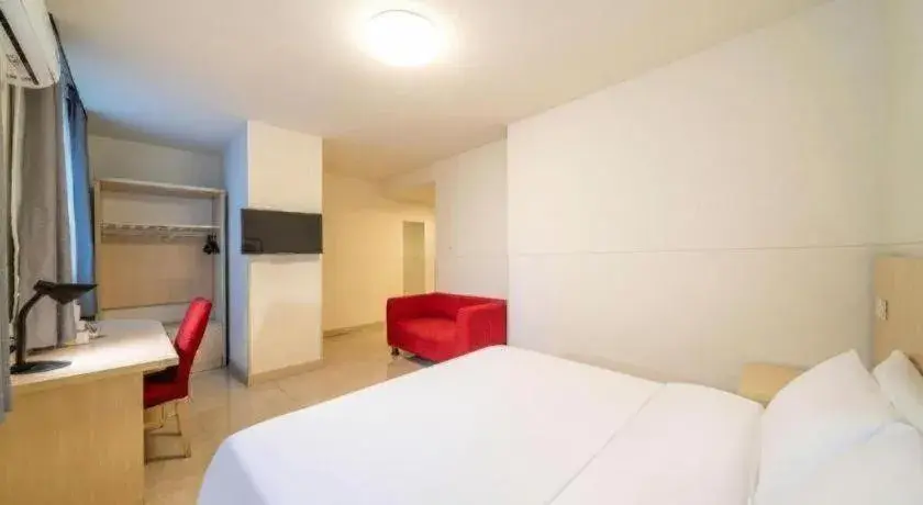 Bed in Jinjiang Inn Guangzhou Liwan Caihongqiao Metro Station Bed in Jinjiang Inn Guangzhou Liwan Caihongqiao Metro Station