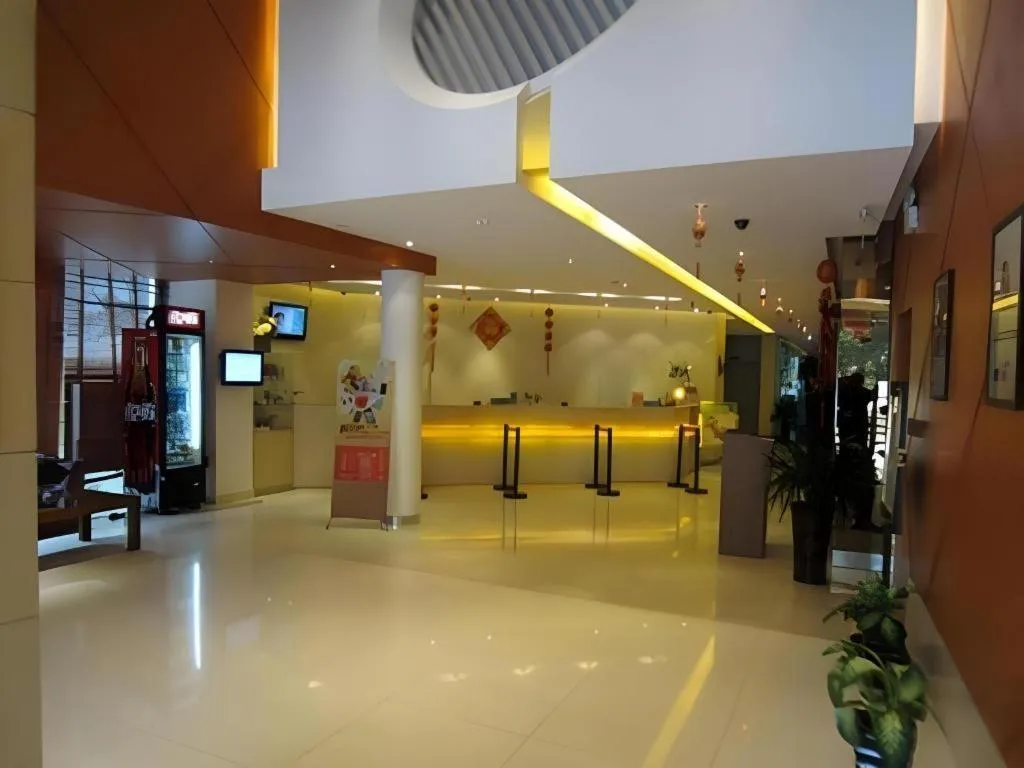 Jinjiang Inn Guangzhou Liwan Caihongqiao Metro Station