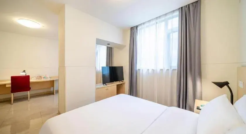 Bed in Jinjiang Inn Guangzhou Liwan Caihongqiao Metro Station Bed in Jinjiang Inn Guangzhou Liwan Caihongqiao Metro Station