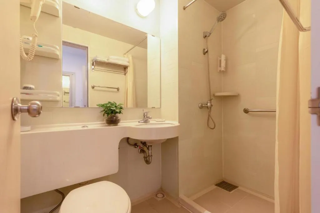 Jinjiang Inn Guangzhou Liwan Caihongqiao Metro Station