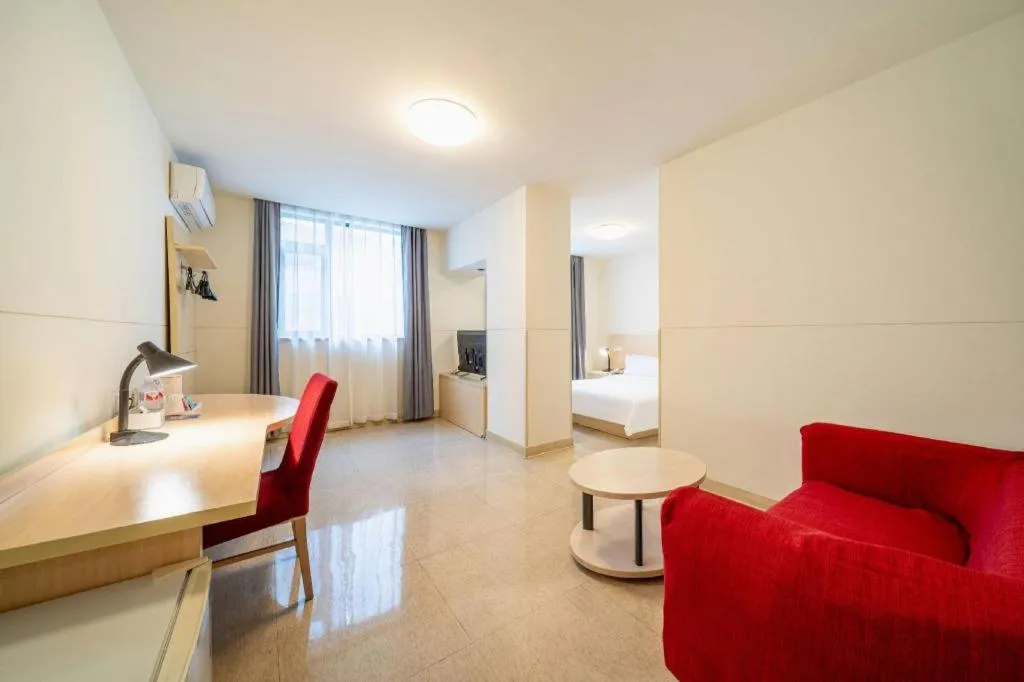 Bed in Jinjiang Inn Guangzhou Liwan Caihongqiao Metro Station