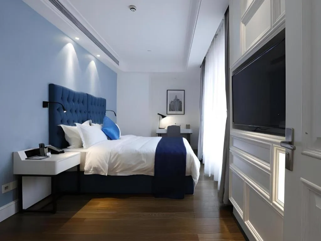 Bed in Shanghai Jinchen Hotel