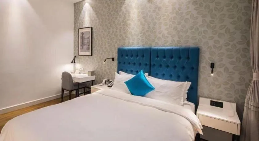 Bed in Shanghai Jinchen Hotel