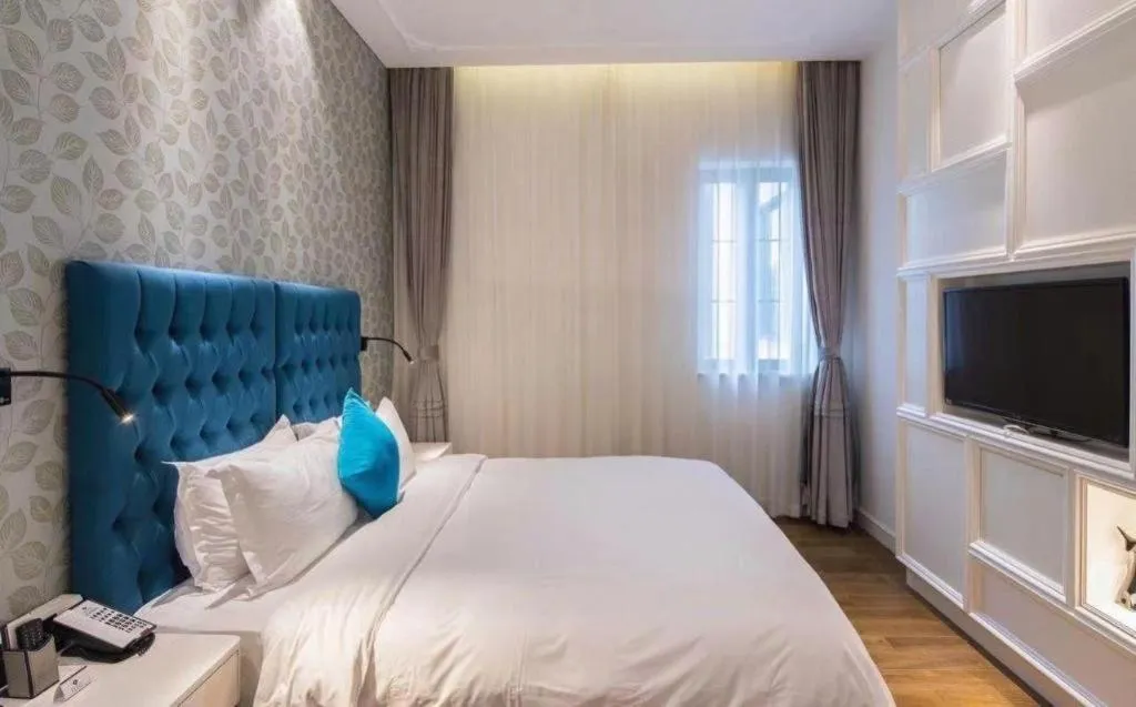 Bed in Shanghai Jinchen Hotel