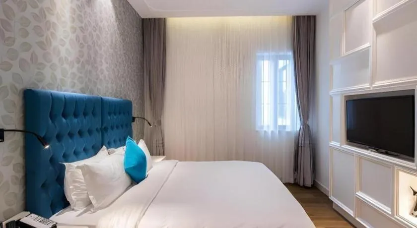 Bed in Shanghai Jinchen Hotel