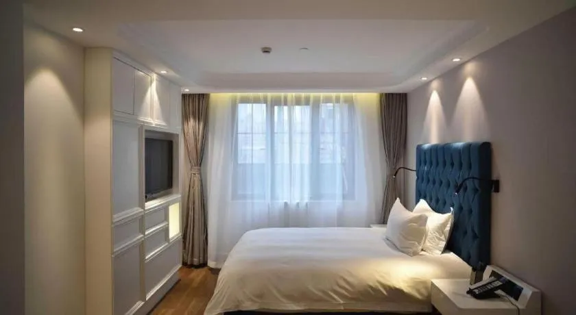 Bed in Shanghai Jinchen Hotel