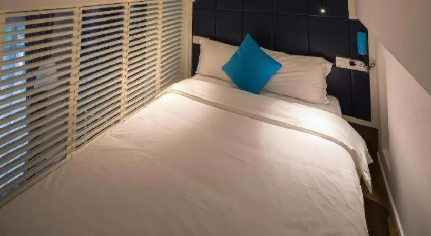 Bed in Shanghai Jinchen Hotel