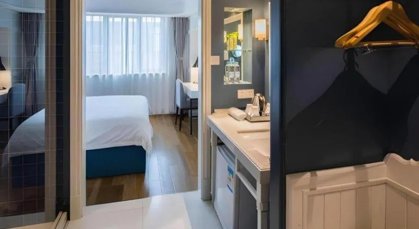 Bed in Shanghai Jinchen Hotel