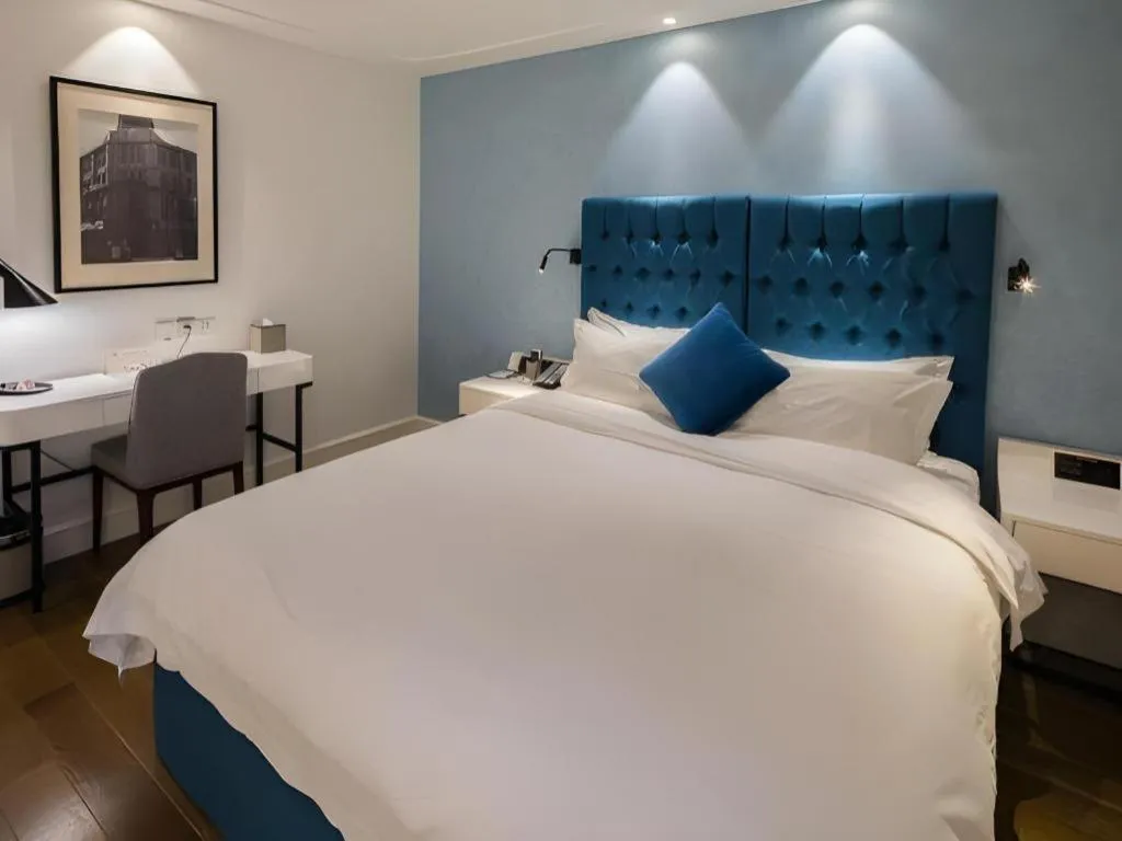 Bed in Shanghai Jinchen Hotel