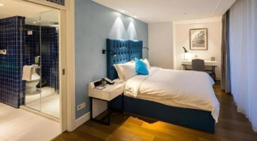 Bed in Shanghai Jinchen Hotel