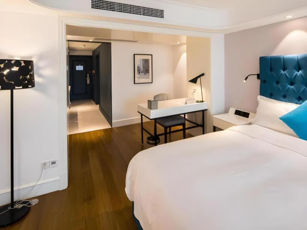 Bed in Shanghai Jinchen Hotel