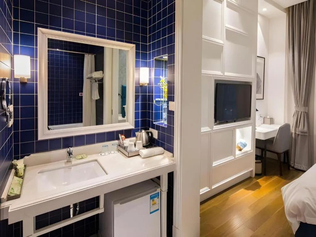 Bed in Shanghai Jinchen Hotel