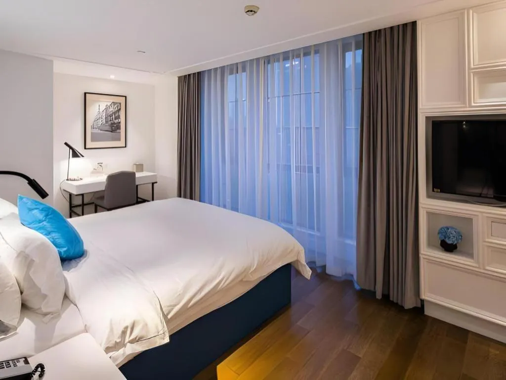 Bed in Shanghai Jinchen Hotel