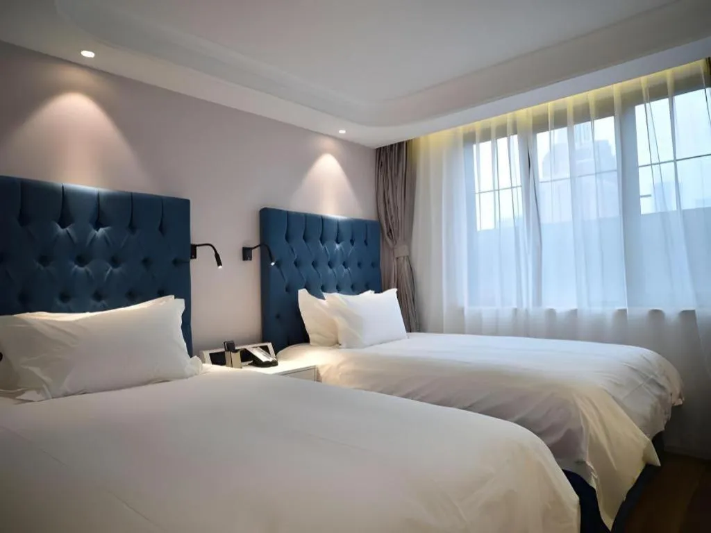 Bed in Shanghai Jinchen Hotel