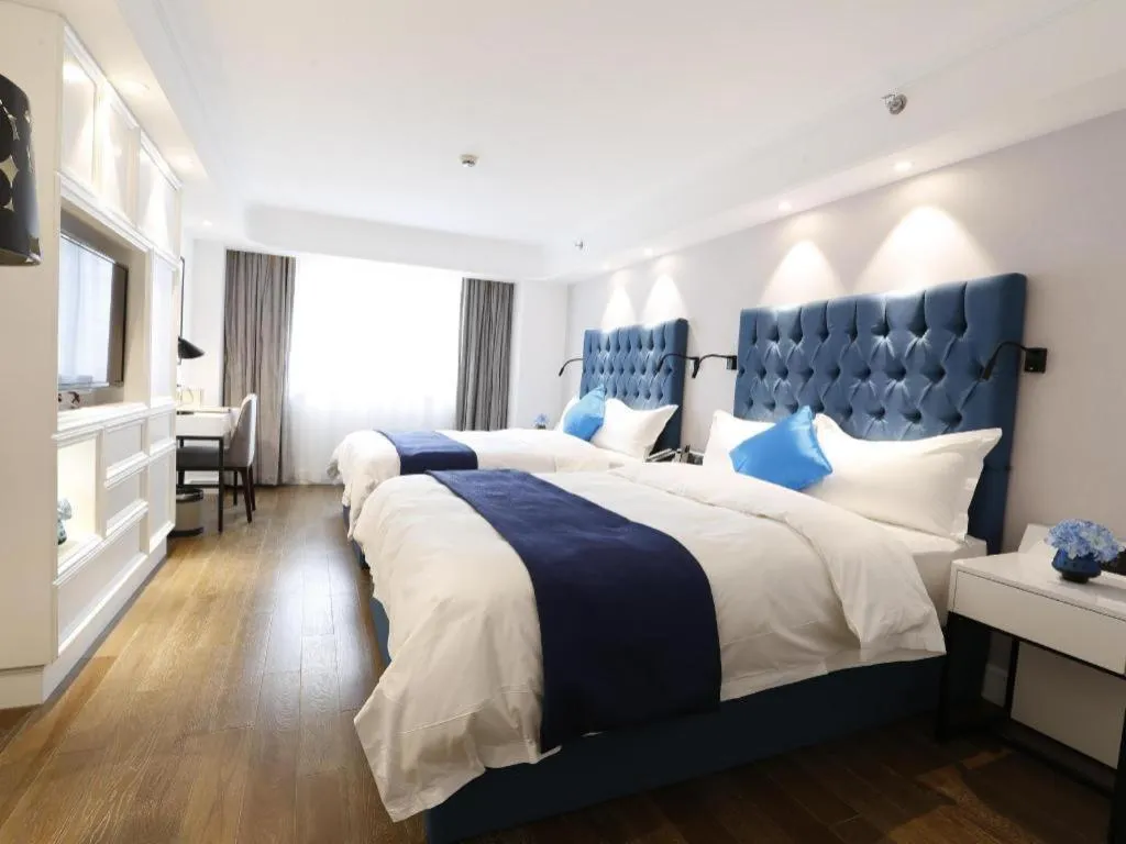 Bed in Shanghai Jinchen Hotel