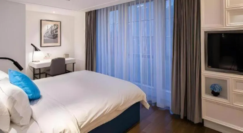 Bed in Shanghai Jinchen Hotel