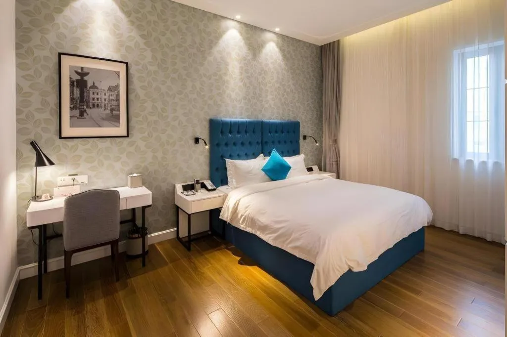 Bed in Shanghai Jinchen Hotel