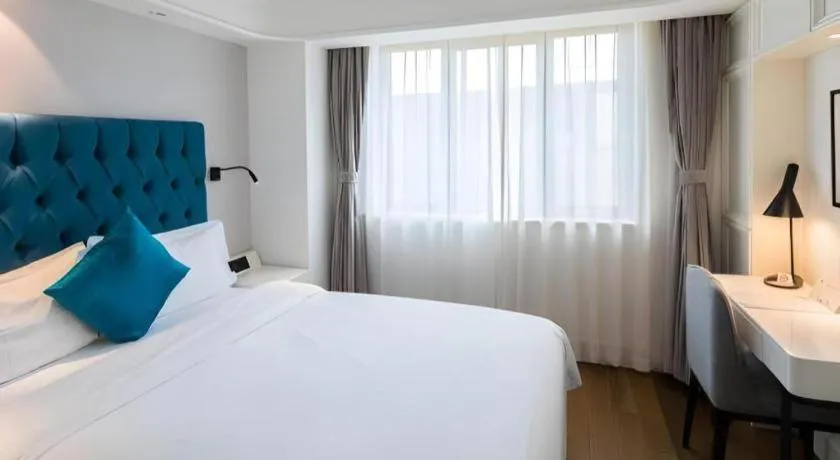 Bed in Shanghai Jinchen Hotel