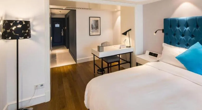 Bed in Shanghai Jinchen Hotel