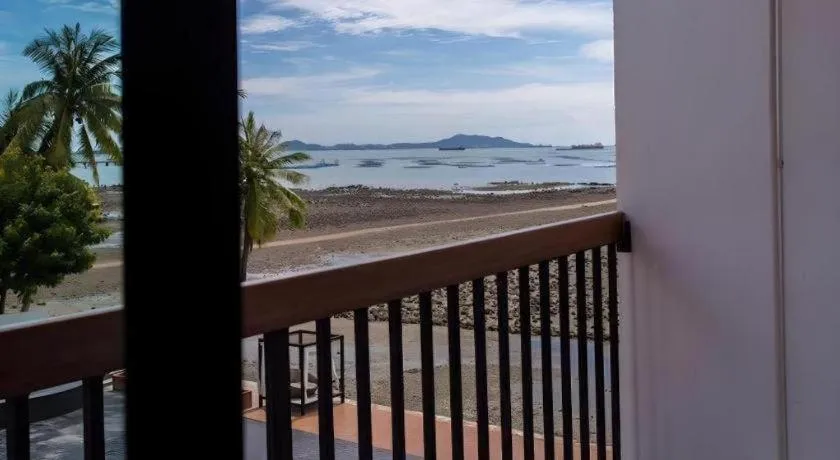 The Loft Seaside Sriracha Hotel