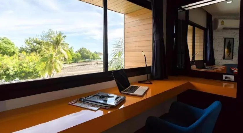 The Loft Seaside Sriracha Hotel