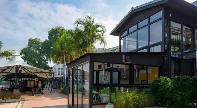 The Loft Seaside Sriracha Hotel The Loft Seaside Sriracha Hotel